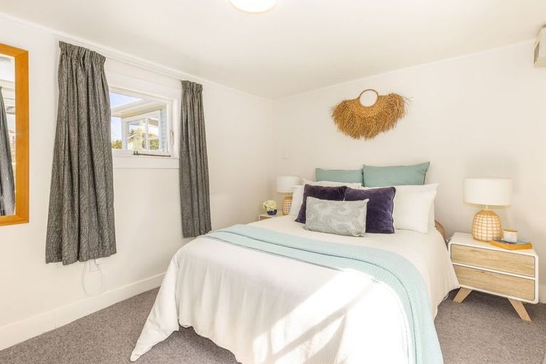 Photo of property in 71 Golf Road, New Lynn, Auckland, 0600