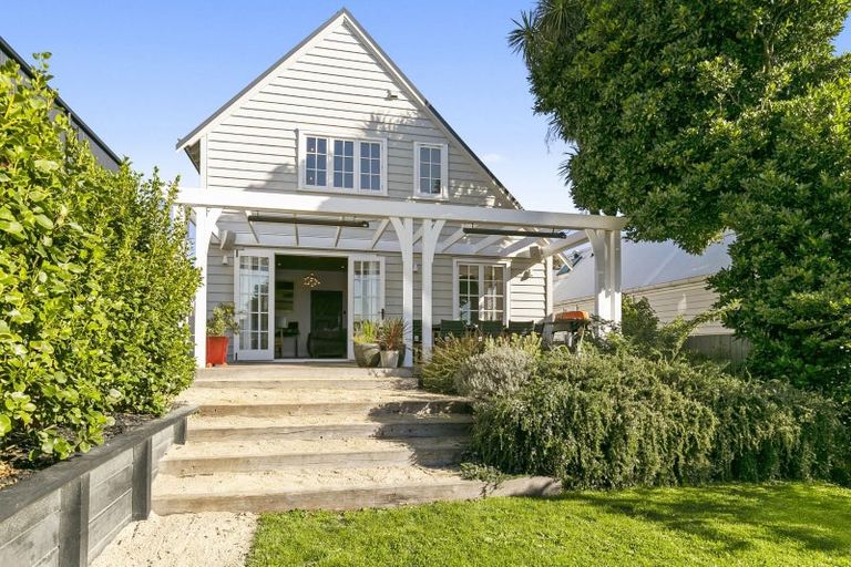 Photo of property in 43 Pirie Street, Mount Victoria, Wellington, 6011