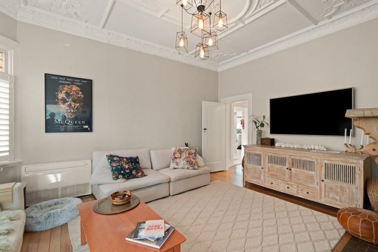 Photo of property in 114 Cliffs Road, Saint Clair, Dunedin, 9012