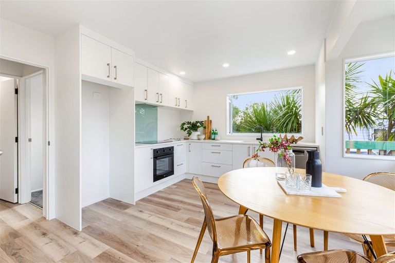 Photo of property in 1/51 Aeroview Drive, Beach Haven, Auckland, 0626