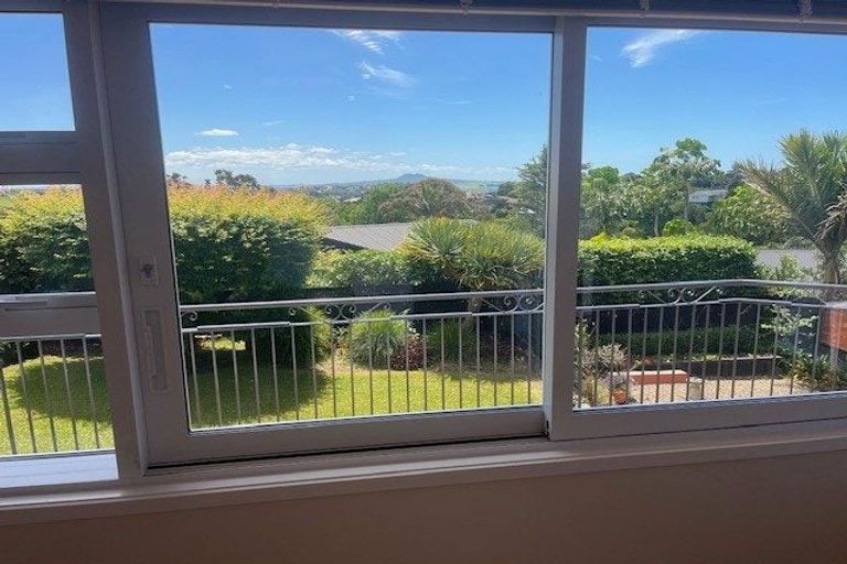 Photo of property in 3 Copperfield Terrace, Mellons Bay, Auckland, 2014