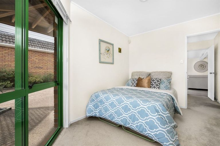 Photo of property in 2/44 Loloma Drive, Half Moon Bay, Auckland, 2012