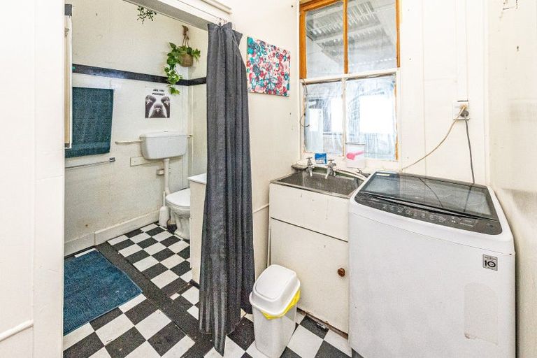 Photo of property in 17 Gloag Street, Waverley, 4510