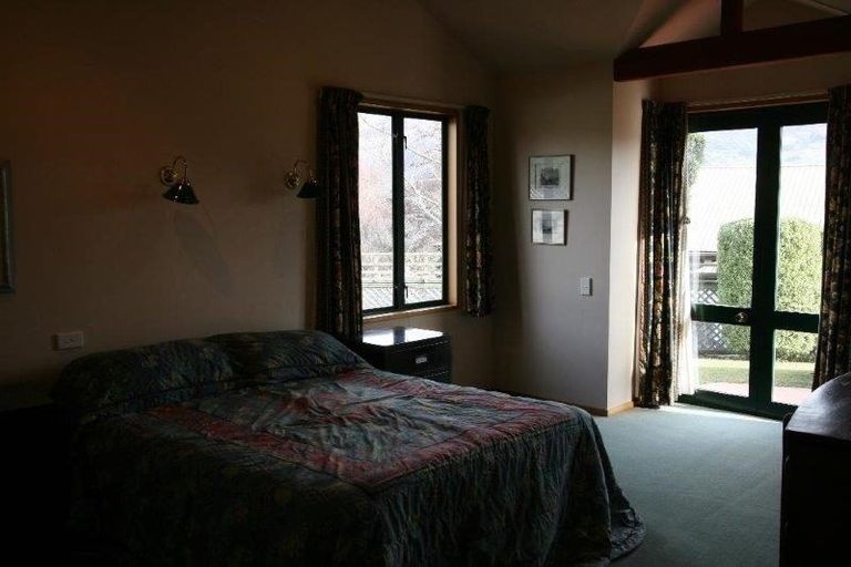 Photo of property in 4a Roto Place, Wanaka, 9305