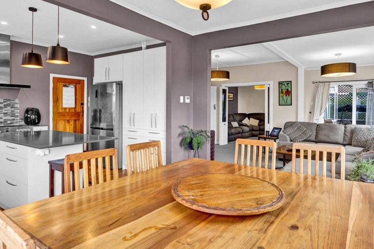 Photo of property in 77 Govett Avenue, Frankleigh Park, New Plymouth, 4310