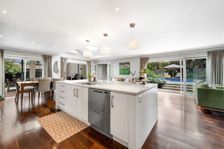 Photo of property in 11 Holly Way, Sunnyhills, Auckland, 2010