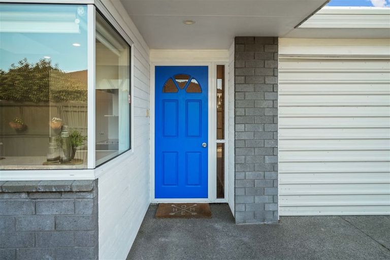 Photo of property in 60a Middlepark Road, Sockburn, Christchurch, 8042