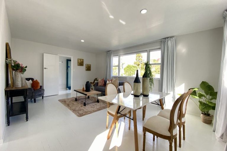 Photo of property in 12 Utting Street, Birkdale, Auckland, 0626