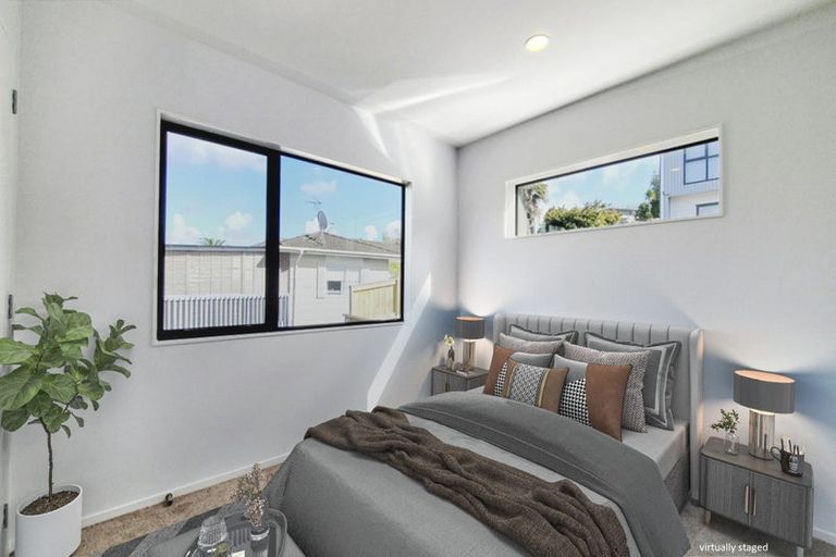 Photo of property in 44b Cyclarama Crescent, Massey, Auckland, 0614