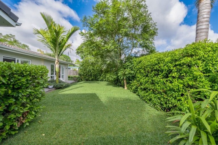 Photo of property in 11 Holly Way, Sunnyhills, Auckland, 2010