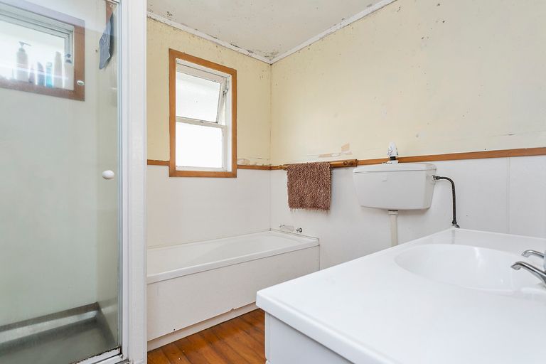 Photo of property in 8 Burgess Street, Te Aroha, 3320