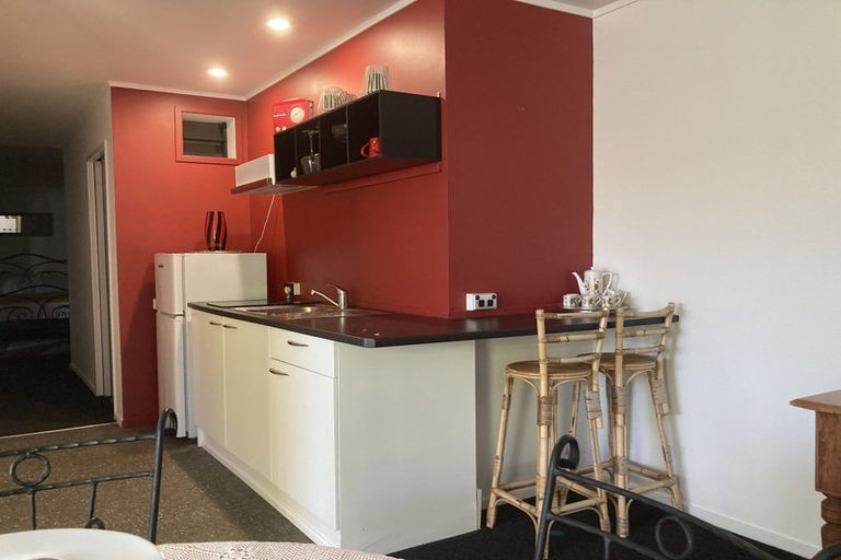 Photo of property in 8 Lingham Crescent, Torbay, Auckland, 0630