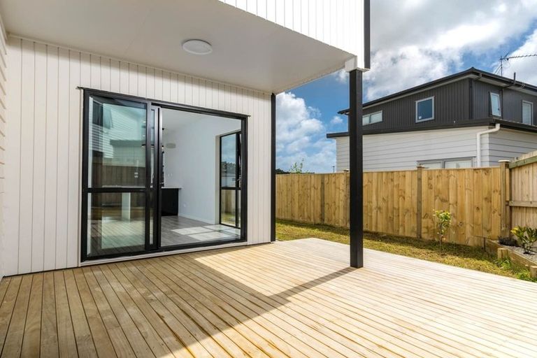 Photo of property in 62 Craigs Way, Hobsonville, Auckland, 0616