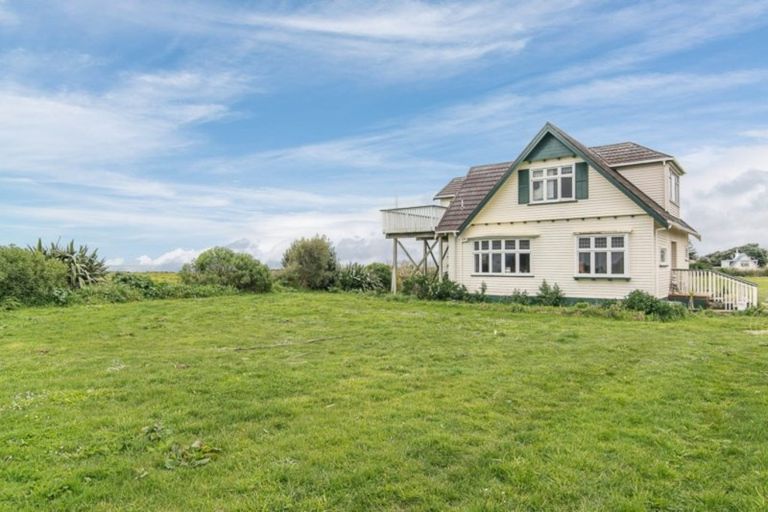 Photo of property in 55 Kapiti Lane, Otaki Beach, Otaki, 5512