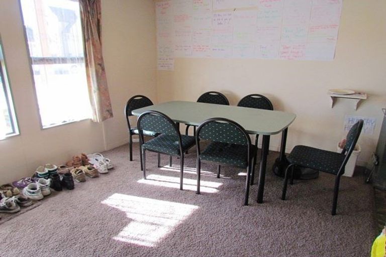 Photo of property in 17 Howe Street, North Dunedin, Dunedin, 9016