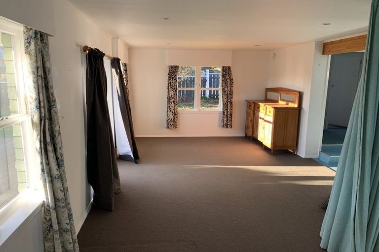 Photo of property in 6 Karaka Grove, Raumati Beach, Paraparaumu, 5032