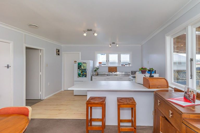 Photo of property in 12 Ryder Crescent, Levin, 5510