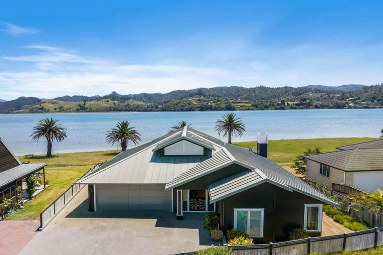 Photo of property in 17 Golden Hills Drive, Pauanui, Hikuai, 3579