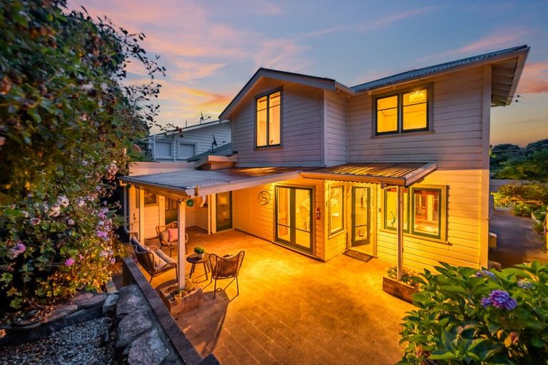 Photo of property in 309 Muritai Road, Eastbourne, Lower Hutt, 5013