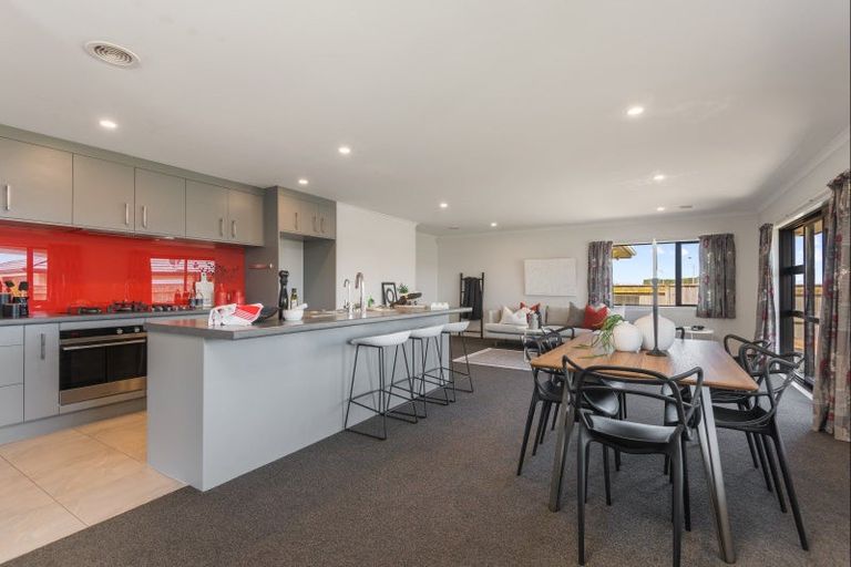 Photo of property in 79 Balrickard Way, Milson, Palmerston North, 4414