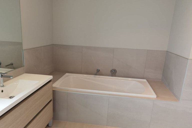 Photo of property in 24 Te Rito Road, Hobsonville, Auckland, 0616