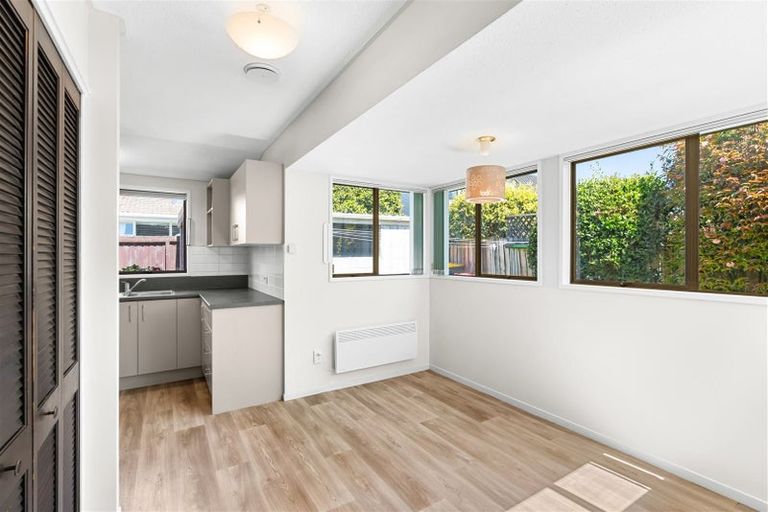 Photo of property in 2/25 Withells Road, Avonhead, Christchurch, 8042