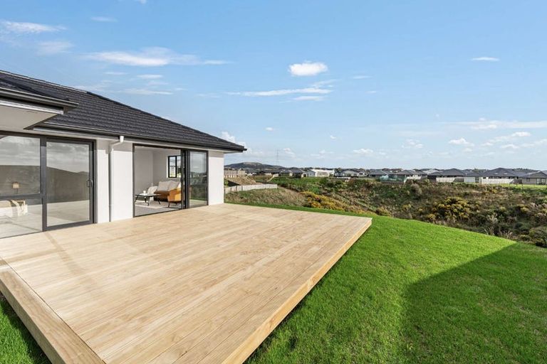 Photo of property in 59 Atlantic Drive, Fitzherbert, Palmerston North, 4410
