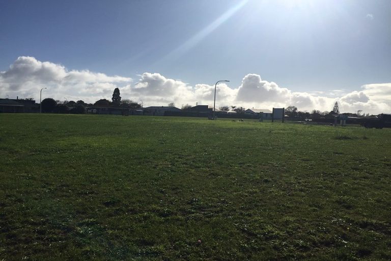 Photo of property in 33 Aratapu Street, Waitara, 4320