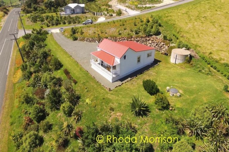 Photo of property in 2 Emay Crescent, Pahi, Paparoa, 0571
