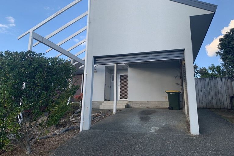 Photo of property in 21 Central Park Drive, Te Atatu South, Auckland, 0610