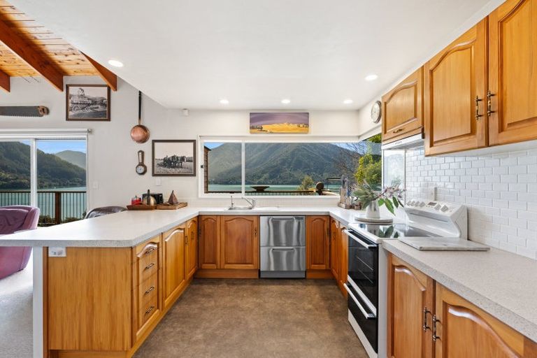 Photo of property in 674 Moetapu Bay Road, Moetapu Bay, Picton, 7282