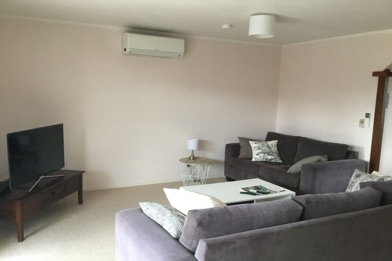 Photo of property in 2/19 Elizabeth Street, Kensington, Whangarei, 0112