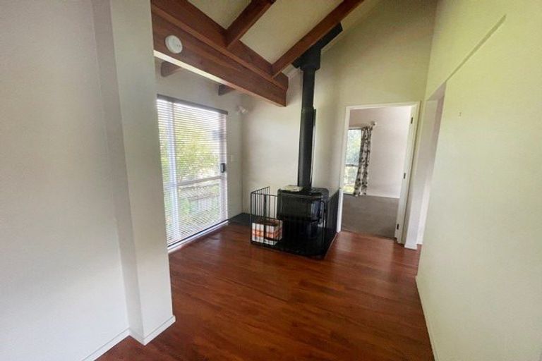 Photo of property in 1 Gosford Drive, Botany Downs, Auckland, 2010