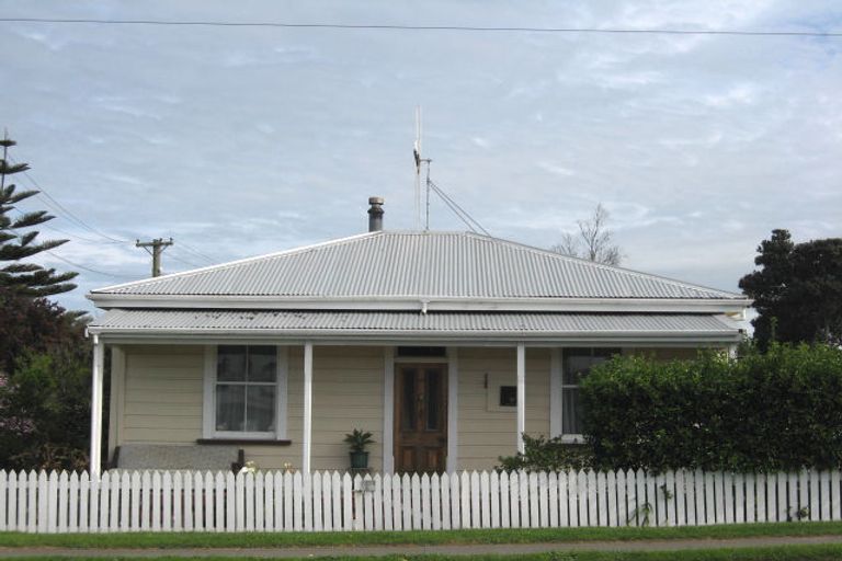 Photo of property in 43 Mosston Road, Castlecliff, Whanganui, 4501