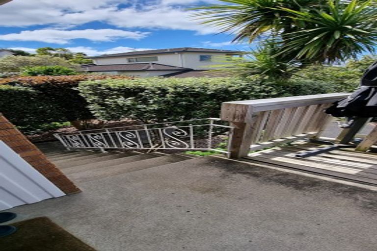 Photo of property in 1/64 Hebron Road, Waiake, Auckland, 0630