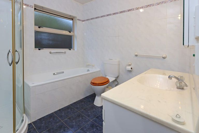 Photo of property in 139a Flanshaw Road, Te Atatu South, Auckland, 0610