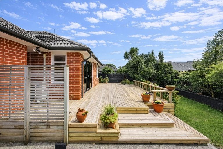 Photo of property in 8a Kyeburn Place, Avonhead, Christchurch, 8042