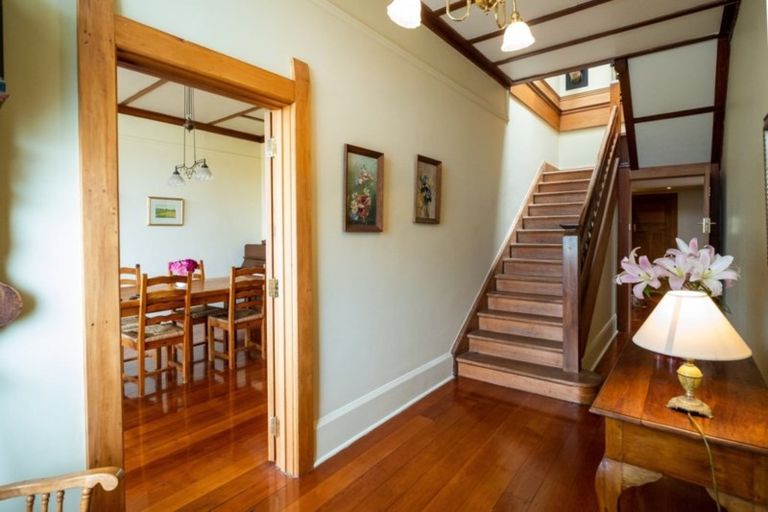 Photo of property in 5 Seaview Terrace, Bluff Hill, Napier, 4110