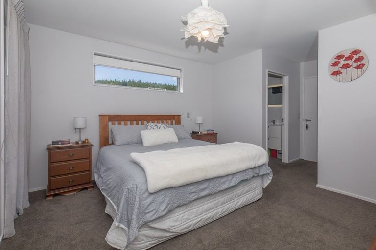 Photo of property in 48 Minaret Ridge, Wanaka, 9305