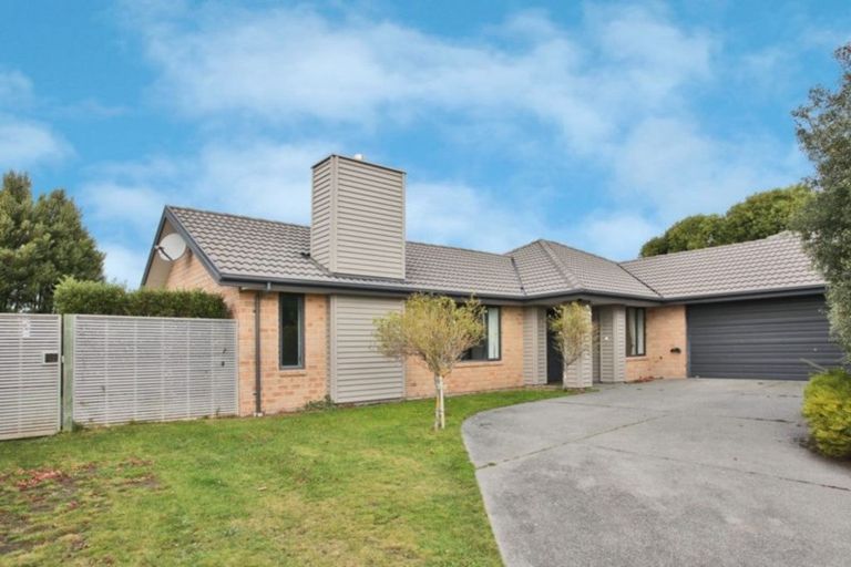 Photo of property in 5 Punga Lane, Parklands, Christchurch, 8083