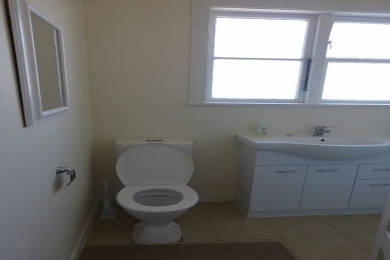 Photo of property in 6 Christian Street, Bryndwr, Christchurch, 8053