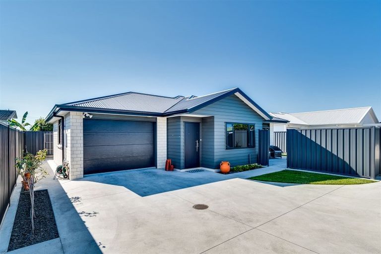 Photo of property in 62a Puketapu Road, Taradale, Napier, 4112