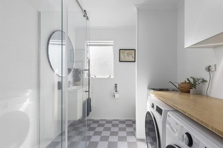 Photo of property in 77 Kaikoura Street, Maupuia, Wellington, 6022