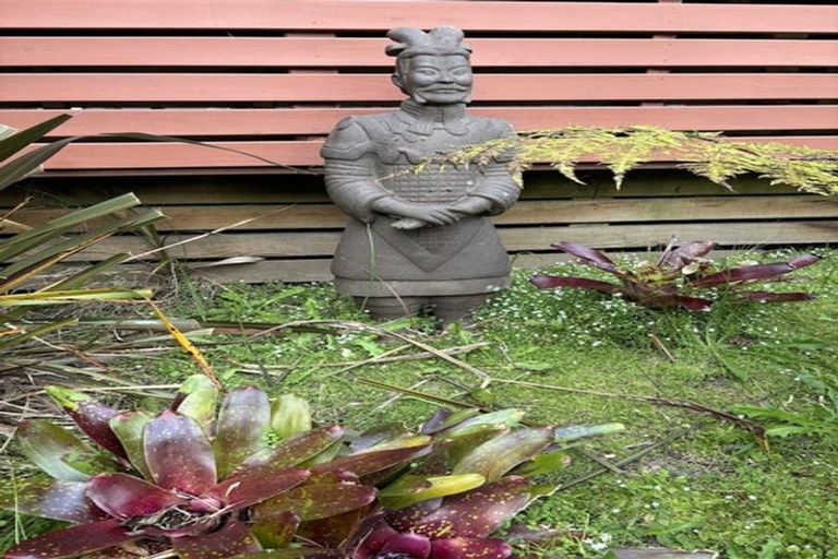 Photo of property in 30 Atkinson Road, Titirangi, Auckland, 0604