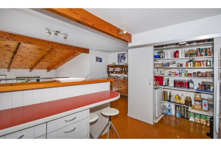 Photo of property in 25 Tapeka Road, Russell, 0202