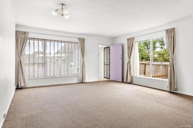 Photo of property in 1/42 Blacklock Avenue, Henderson, Auckland, 0612
