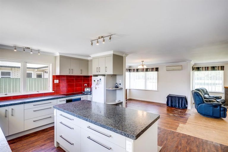 Photo of property in 906 Sylvan Road, Mayfair, Hastings, 4122