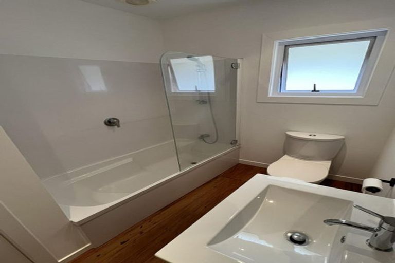 Photo of property in 3/4 Birchfield Road, Hauraki, Auckland, 0622