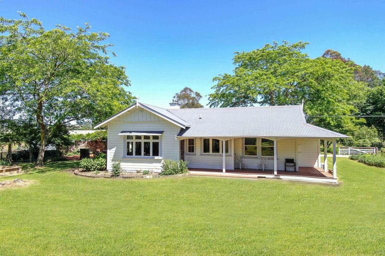 Photo of property in 1971 Moutere Highway, Upper Moutere, 7175