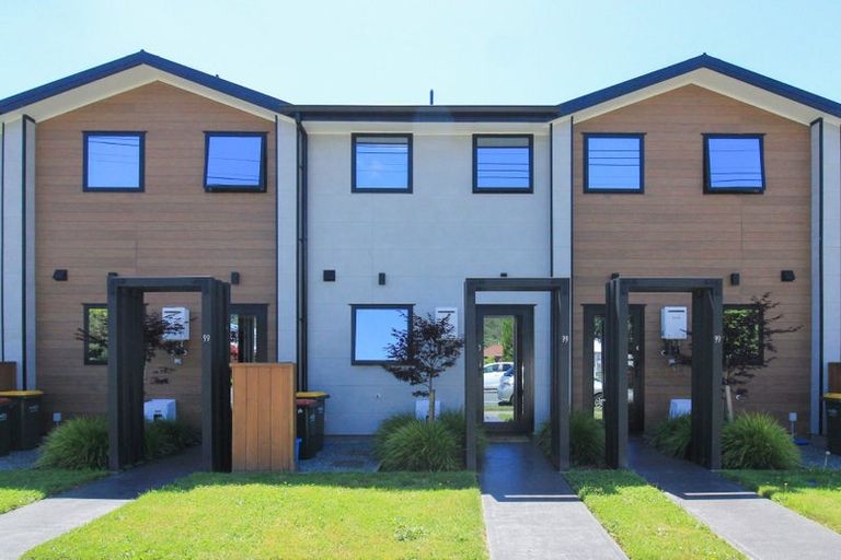 Photo of property in 3/99 Waiwhetu Road, Waterloo, Lower Hutt, 5011